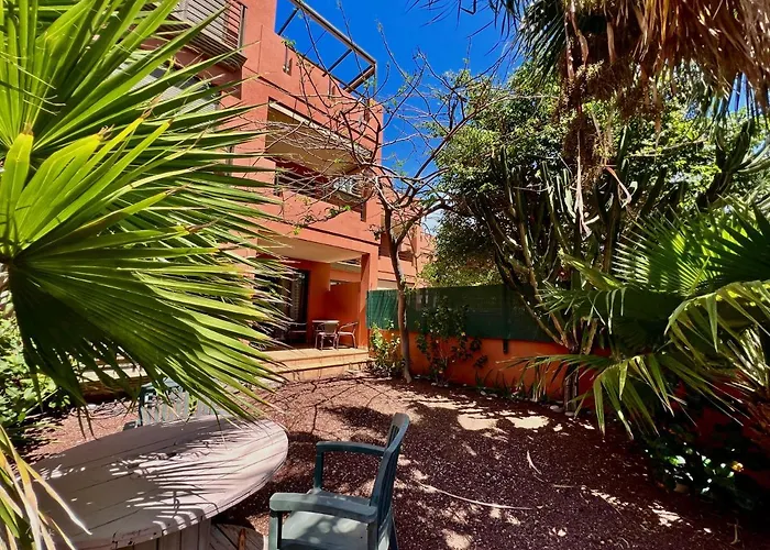 Apartman With Garden *